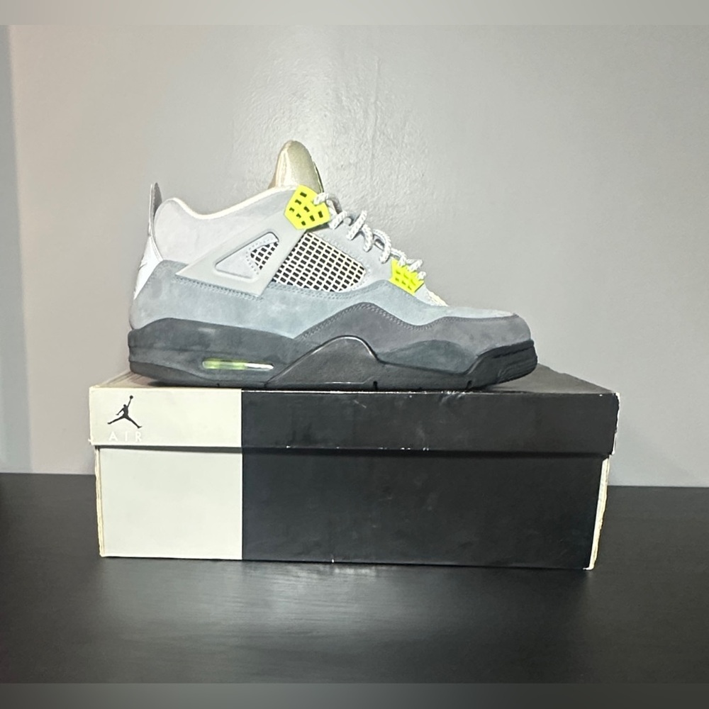 Size 12 - Jordan 4 Retro SE Neon 95